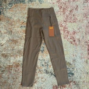 Girlfriend collective pocket leggings NWT Size Small